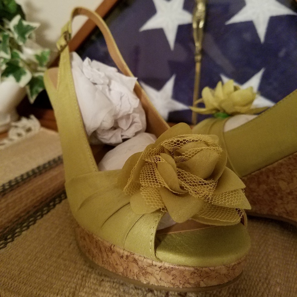 Womens wedge strap sandals